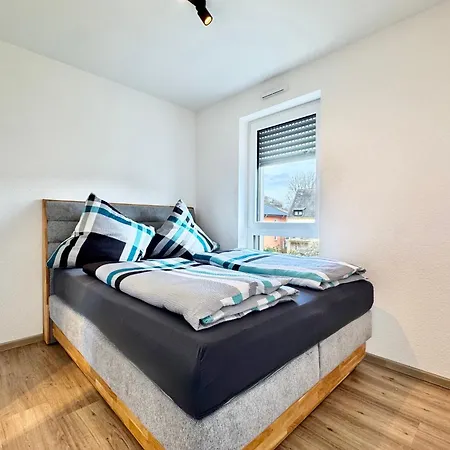 Gemütliches Mosel I 1 Schlafzimmer I Balkon I Kostenloser Parkplatz I Mosel Nah Koblenz (Rhineland-Palatinate)