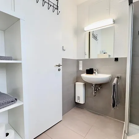 Gemuetliches Mosel I 1 Schlafzimmer I Balkon I Kostenloser Parkplatz I Mosel Nah * Koblenz (Rhineland-Palatinate)